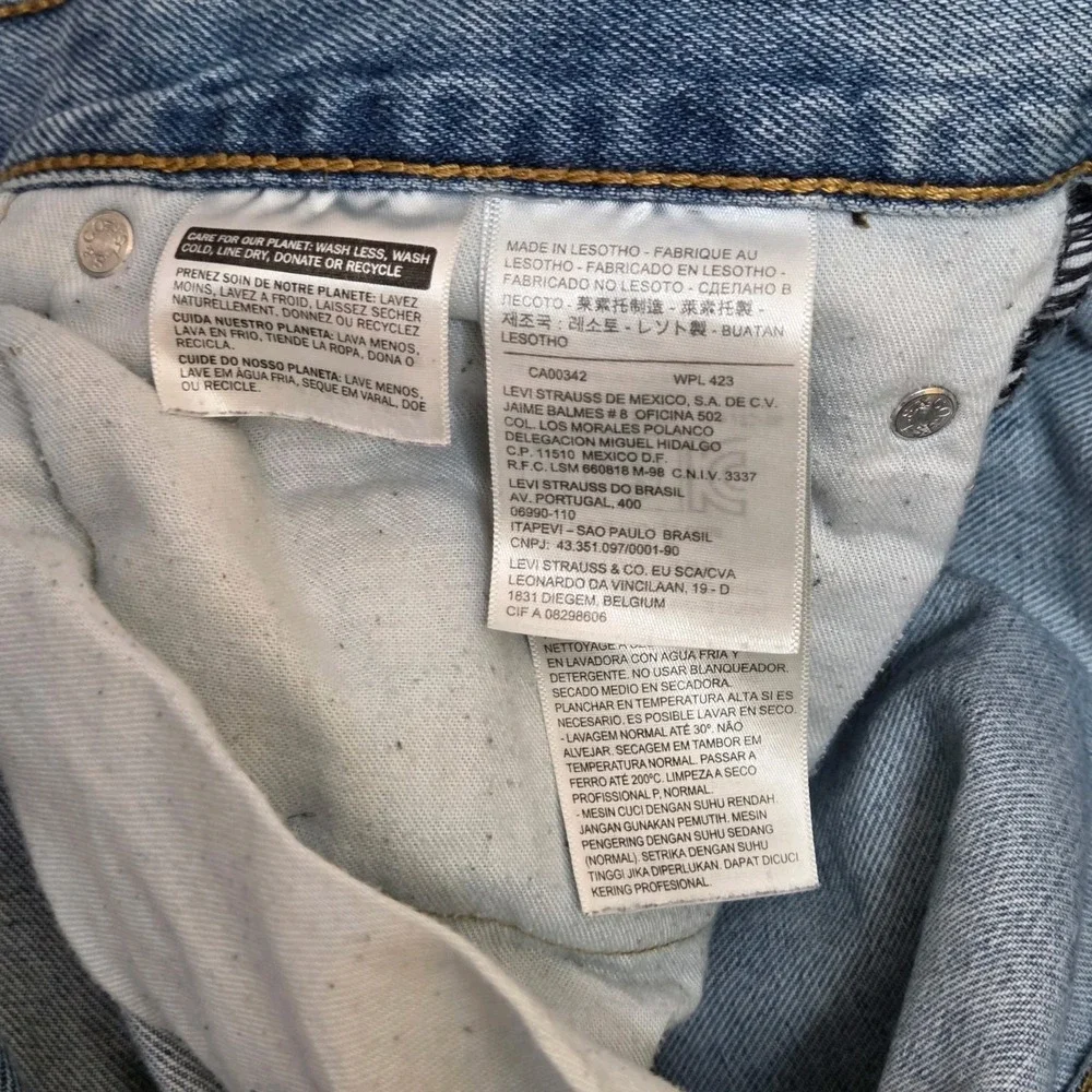 Levis 505 Jeans Mens 38x29 Blue Light Wash High Rise Missing Leather Patch